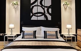 Wigan Central I 1 & 2 Bed Executive Apartments I Family Rooms I Private Balcony I Free Parking