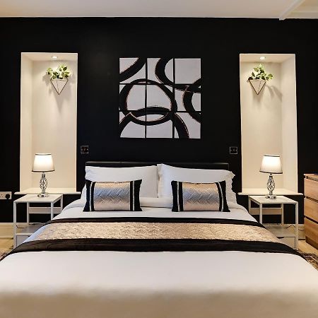 Wigan Central I 1 & 2 Bed Executive Apartments I Family Rooms I Private Balcony I Free Parking Exterior photo