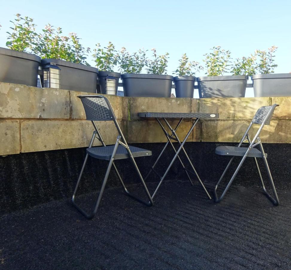 Wigan Central I 1 & 2 Bed Executive Apartments I Family Rooms I Private Balcony I Free Parking Exterior photo