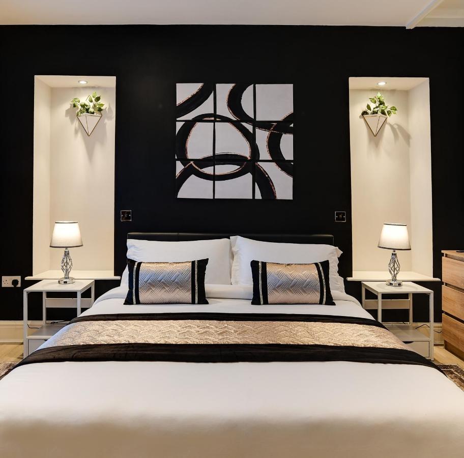 Wigan Central I 1 & 2 Bed Executive Apartments I Family Rooms I Private Balcony I Free Parking Exterior photo
