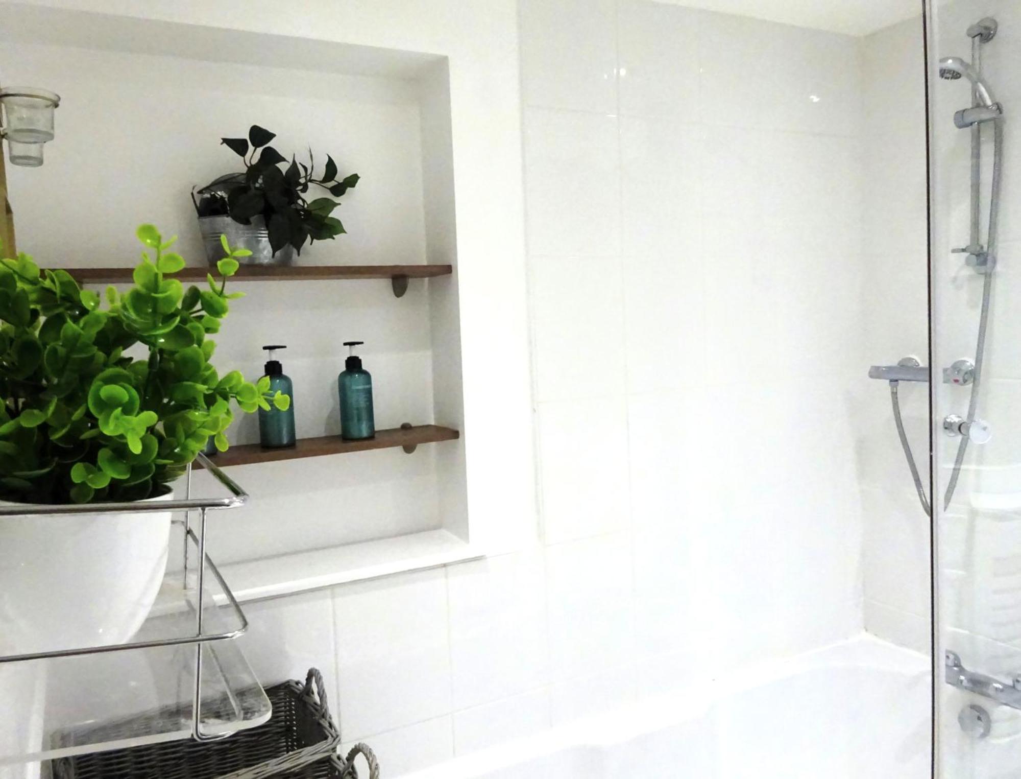 Wigan Central I 1 & 2 Bed Executive Apartments I Family Rooms I Private Balcony I Free Parking Exterior photo